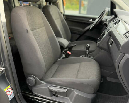 Серый Фольксваген Кадди, объемом двигателя 2 л и пробегом 187 тыс. км за 17900 $, фото 60 на Automoto.ua