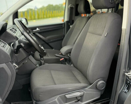 Серый Фольксваген Кадди, объемом двигателя 2 л и пробегом 187 тыс. км за 17900 $, фото 52 на Automoto.ua