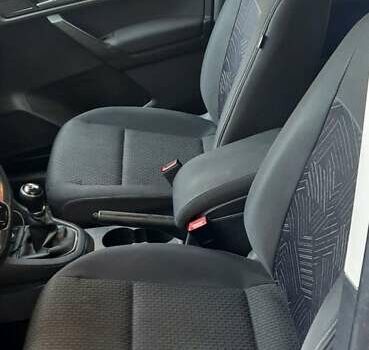 Серый Фольксваген Кадди, объемом двигателя 1.97 л и пробегом 130 тыс. км за 18500 $, фото 12 на Automoto.ua