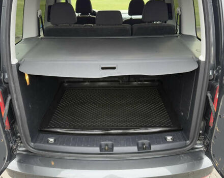 Серый Фольксваген Кадди, объемом двигателя 2 л и пробегом 187 тыс. км за 17900 $, фото 92 на Automoto.ua