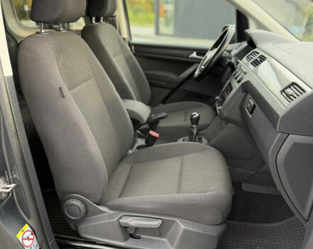 Серый Фольксваген Кадди, объемом двигателя 2 л и пробегом 187 тыс. км за 17900 $, фото 62 на Automoto.ua