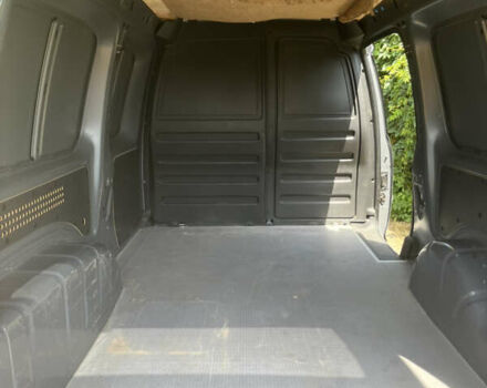 Серый Фольксваген Кадди, объемом двигателя 1.97 л и пробегом 243 тыс. км за 14000 $, фото 26 на Automoto.ua