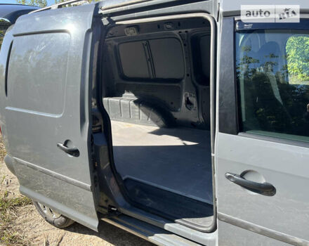 Серый Фольксваген Кадди, объемом двигателя 1.97 л и пробегом 243 тыс. км за 14000 $, фото 7 на Automoto.ua