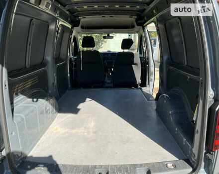 Серый Фольксваген Кадди, объемом двигателя 1.97 л и пробегом 243 тыс. км за 14000 $, фото 8 на Automoto.ua