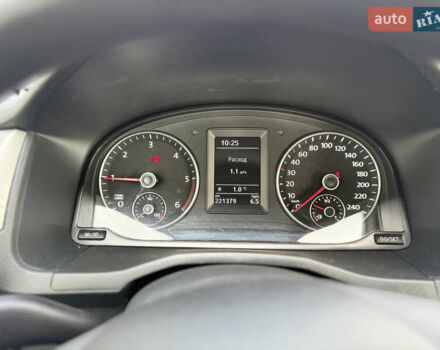 Серый Фольксваген Кадди, объемом двигателя 1.97 л и пробегом 221 тыс. км за 21000 $, фото 27 на Automoto.ua