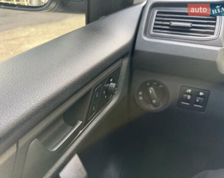Серый Фольксваген Кадди, объемом двигателя 1.97 л и пробегом 220 тыс. км за 19400 $, фото 16 на Automoto.ua