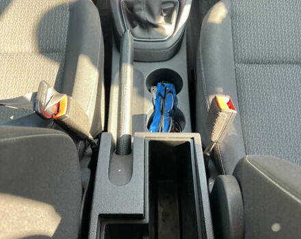 Серый Фольксваген Кадди, объемом двигателя 1.97 л и пробегом 283 тыс. км за 21000 $, фото 12 на Automoto.ua