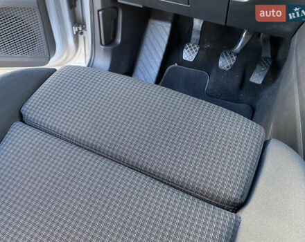 Серый Фольксваген Кадди, объемом двигателя 1.97 л и пробегом 256 тыс. км за 21900 $, фото 44 на Automoto.ua