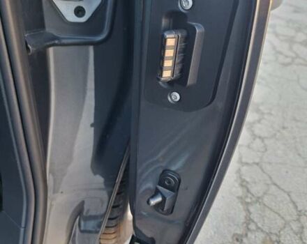 Серый Фольксваген Кадди, объемом двигателя 2 л и пробегом 147 тыс. км за 27500 $, фото 2 на Automoto.ua