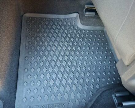 Серый Фольксваген Кадди, объемом двигателя 2 л и пробегом 147 тыс. км за 27500 $, фото 34 на Automoto.ua