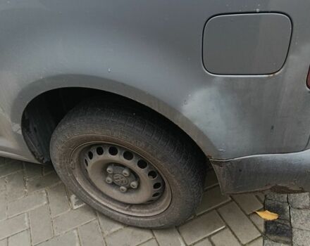 Серый Фольксваген Кадди, объемом двигателя 1.2 л и пробегом 400 тыс. км за 6500 $, фото 7 на Automoto.ua