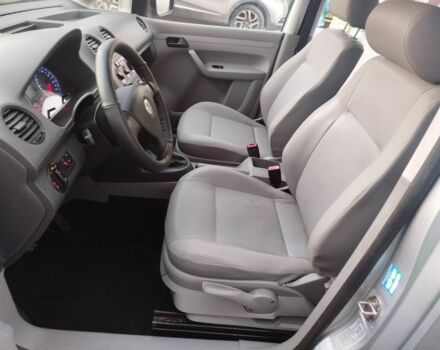 Сірий Фольксваген Кадді, об'ємом двигуна 2 л та пробігом 246 тис. км за 1950 $, фото 4 на Automoto.ua