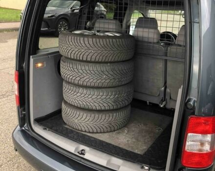 Серый Фольксваген Кадди, объемом двигателя 1.9 л и пробегом 200 тыс. км за 3500 $, фото 7 на Automoto.ua