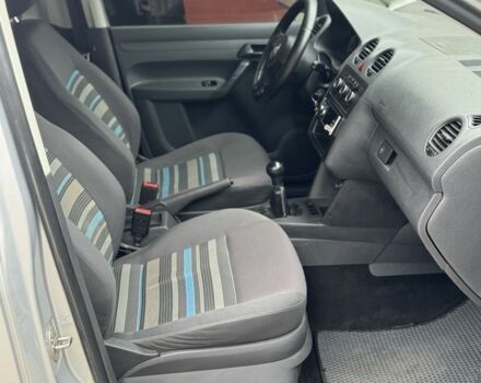 Фольксваген Кадди 2012 в Житомире на Automoto.ua Серый Фольксваген Кадди, объемом двигателя 2 л и пробегом 250 тыс. км за 9550 $, фото 9 на Automoto.ua