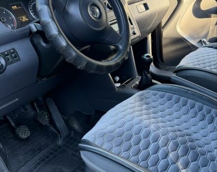 Сірий Фольксваген Кадді, об'ємом двигуна 1.6 л та пробігом 252 тис. км за 12000 $, фото 7 на Automoto.ua