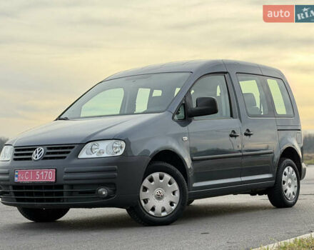 Серый Фольксваген Кадди, объемом двигателя 1.6 л и пробегом 227 тыс. км за 7899 $, фото 1 на Automoto.ua