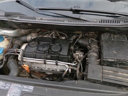 Серый Фольксваген Кадди, объемом двигателя 1.9 л и пробегом 318 тыс. км за 7500 $, фото 1 на Automoto.ua