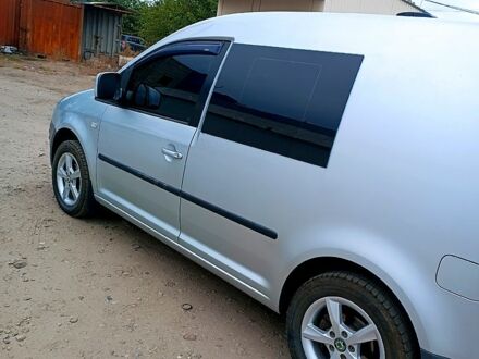 Серый Фольксваген Кадди, объемом двигателя 1.6 л и пробегом 240 тыс. км за 5000 $, фото 1 на Automoto.ua