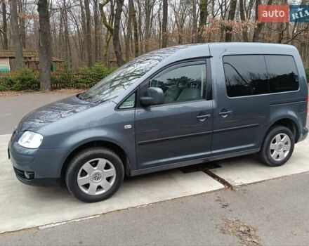 Сірий Фольксваген Кадді, об'ємом двигуна 1.4 л та пробігом 242 тис. км за 7900 $, фото 1 на Automoto.ua