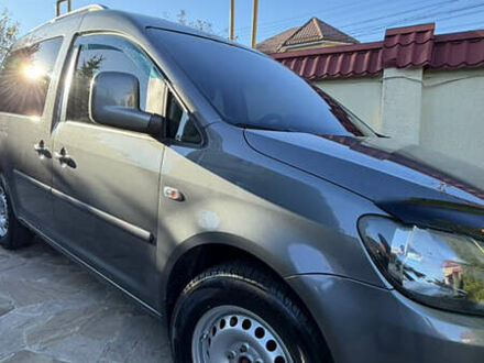 Фольксваген Кадди 2011 в Одессе на Automoto.ua Серый Фольксваген Кадди, объемом двигателя 1.6 л и пробегом 252 тыс. км за 12000 $, фото 1 на Automoto.ua