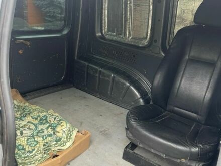 Серый Фольксваген Кадди, объемом двигателя 2 л и пробегом 260 тыс. км за 8500 $, фото 1 на Automoto.ua