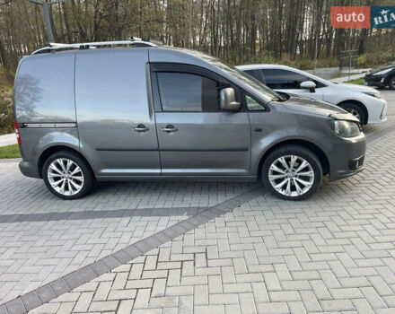 Серый Фольксваген Кадди, объемом двигателя 1.6 л и пробегом 337 тыс. км за 11500 $, фото 1 на Automoto.ua