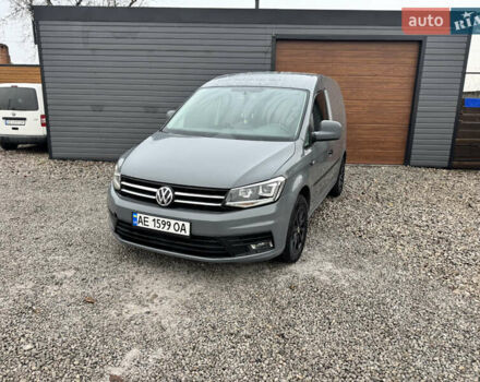 Серый Фольксваген Кадди, объемом двигателя 1.97 л и пробегом 320 тыс. км за 10000 $, фото 1 на Automoto.ua