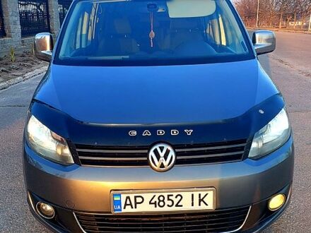 Серый Фольксваген Кадди, объемом двигателя 2 л и пробегом 275 тыс. км за 12000 $, фото 1 на Automoto.ua