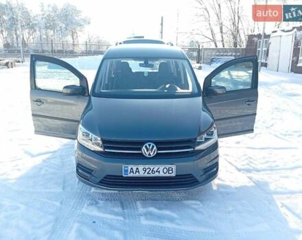 Серый Фольксваген Кадди, объемом двигателя 1.6 л и пробегом 163 тыс. км за 12700 $, фото 1 на Automoto.ua