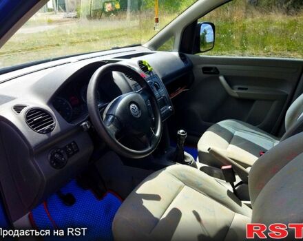 Синий Фольксваген Кадди, объемом двигателя 2 л и пробегом 370 тыс. км за 3700 $, фото 3 на Automoto.ua