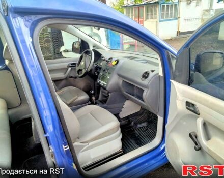 Синій Фольксваген Кадді, об'ємом двигуна 2 л та пробігом 303 тис. км за 5500 $, фото 3 на Automoto.ua