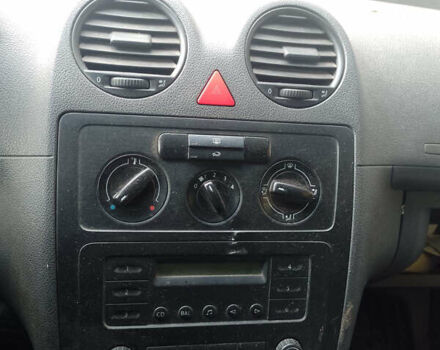 Синий Фольксваген Кадди, объемом двигателя 1.4 л и пробегом 222 тыс. км за 2990 $, фото 4 на Automoto.ua