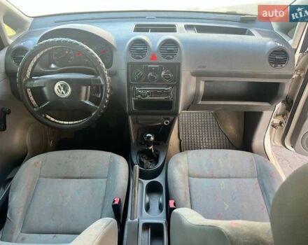Синий Фольксваген Кадди, объемом двигателя 1.6 л и пробегом 394 тыс. км за 3800 $, фото 13 на Automoto.ua