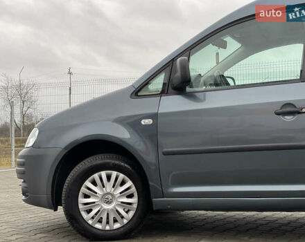 Синий Фольксваген Кадди, объемом двигателя 1.6 л и пробегом 184 тыс. км за 5699 $, фото 11 на Automoto.ua