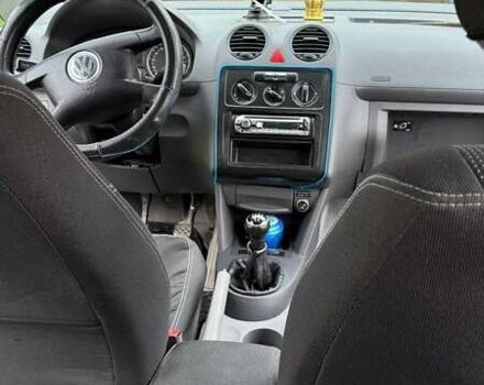 Синий Фольксваген Кадди, объемом двигателя 1.4 л и пробегом 260 тыс. км за 6000 $, фото 9 на Automoto.ua