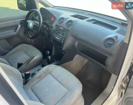 Синий Фольксваген Кадди, объемом двигателя 1.6 л и пробегом 394 тыс. км за 3800 $, фото 15 на Automoto.ua