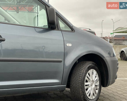 Синий Фольксваген Кадди, объемом двигателя 1.6 л и пробегом 184 тыс. км за 5699 $, фото 3 на Automoto.ua