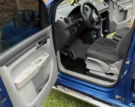 Синий Фольксваген Кадди, объемом двигателя 1.4 л и пробегом 260 тыс. км за 6000 $, фото 3 на Automoto.ua