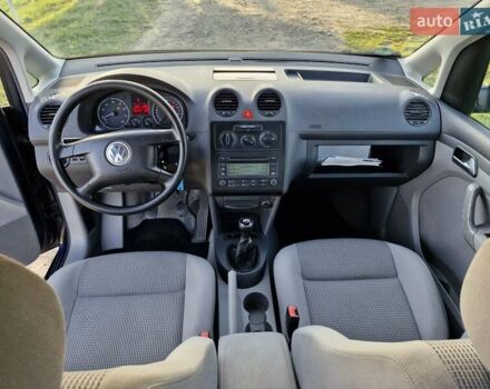 Синий Фольксваген Кадди, объемом двигателя 1.6 л и пробегом 210 тыс. км за 5900 $, фото 5 на Automoto.ua