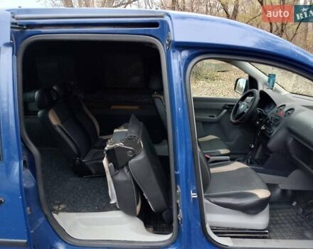 Синий Фольксваген Кадди, объемом двигателя 1.97 л и пробегом 297 тыс. км за 5500 $, фото 4 на Automoto.ua