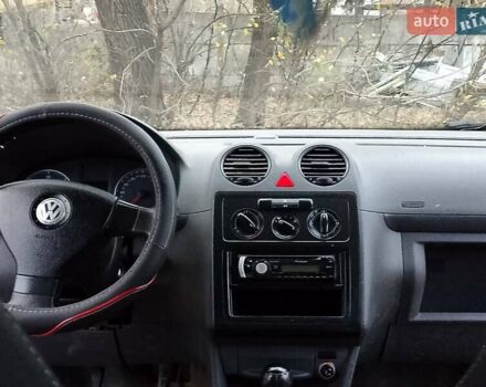 Синий Фольксваген Кадди, объемом двигателя 1.97 л и пробегом 297 тыс. км за 5500 $, фото 5 на Automoto.ua