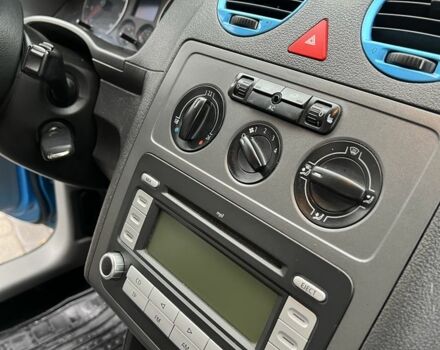 Синий Фольксваген Кадди, объемом двигателя 1.6 л и пробегом 215 тыс. км за 7300 $, фото 7 на Automoto.ua