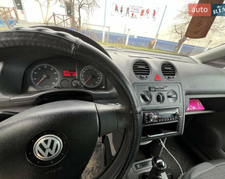 Синій Фольксваген Кадді, об'ємом двигуна 1.6 л та пробігом 400 тис. км за 5200 $, фото 8 на Automoto.ua