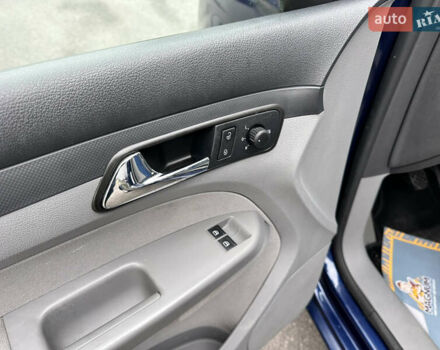 Фольксваген Кадди 2008 в Виннице на Automoto.ua Синий Фольксваген Кадди, объемом двигателя 1.6 л и пробегом 221 тыс. км за 7999 $, фото 36 на Automoto.ua