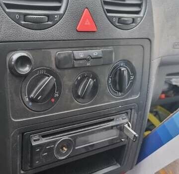 Синій Фольксваген Кадді, об'ємом двигуна 1.4 л та пробігом 279 тис. км за 4600 $, фото 4 на Automoto.ua