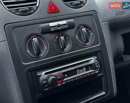 Синий Фольксваген Кадди, объемом двигателя 1.9 л и пробегом 361 тыс. км за 7650 $, фото 18 на Automoto.ua