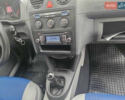 Синий Фольксваген Кадди, объемом двигателя 1.6 л и пробегом 243 тыс. км за 8100 $, фото 14 на Automoto.ua