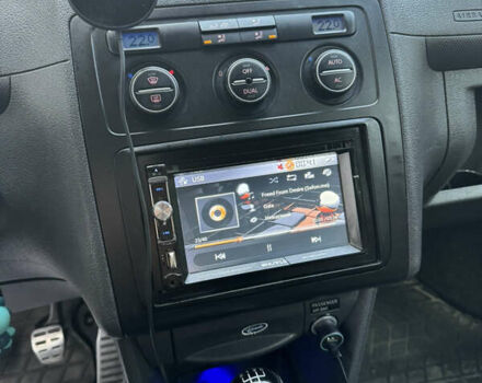 Синий Фольксваген Кадди, объемом двигателя 1.9 л и пробегом 330 тыс. км за 8800 $, фото 5 на Automoto.ua