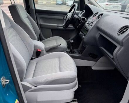 Синій Фольксваген Кадді, об'ємом двигуна 1.6 л та пробігом 206 тис. км за 5000 $, фото 19 на Automoto.ua