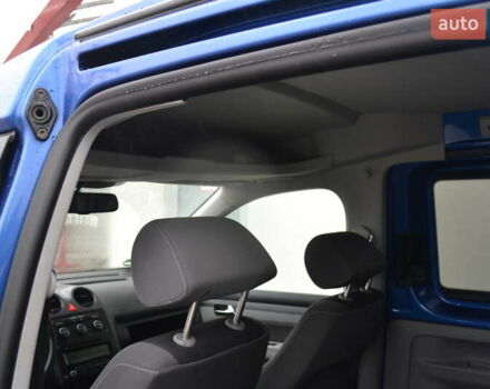 Синій Фольксваген Кадді, об'ємом двигуна 1.6 л та пробігом 216 тис. км за 9950 $, фото 23 на Automoto.ua